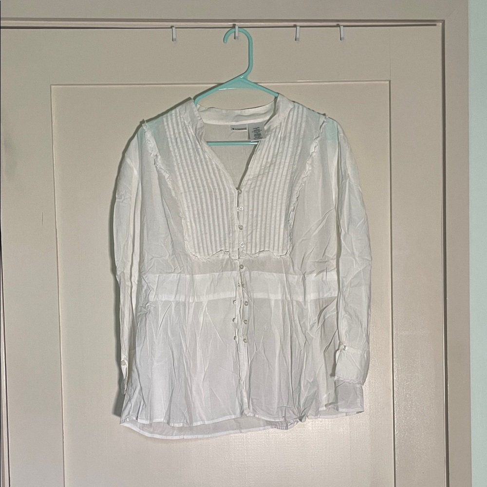 No Boundaries White Pintuck Button-Front Blouse